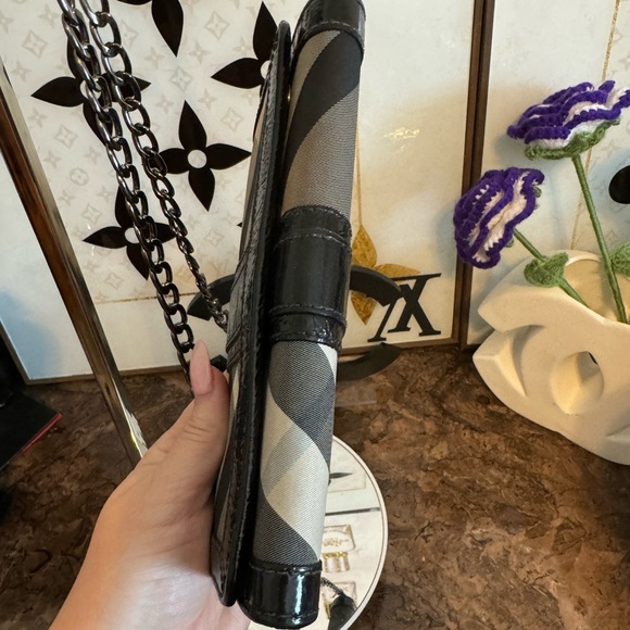 Burberry leather and canvas long wallet with COA and unbranded chain - Picture 10 of 13